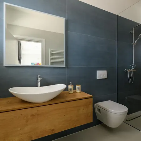 Villa Luxury Luni With Big Private Pool And Hot Tub In Medulin *