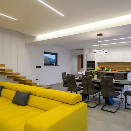 Luxury Luni With Big Private Pool And Hot Tub In Medulin Villa Pula
